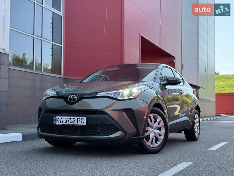 Внедорожник / Кроссовер Toyota C-HR 2021 в Киеве