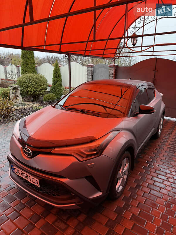 Внедорожник / Кроссовер Toyota C-HR 2016 в Драбове