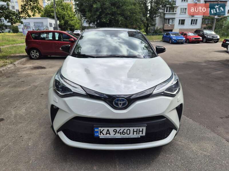 Внедорожник / Кроссовер Toyota C-HR 2020 в Киеве