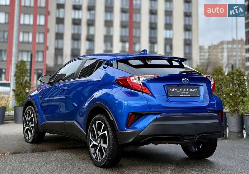 Внедорожник / Кроссовер Toyota C-HR 2019 в Киеве