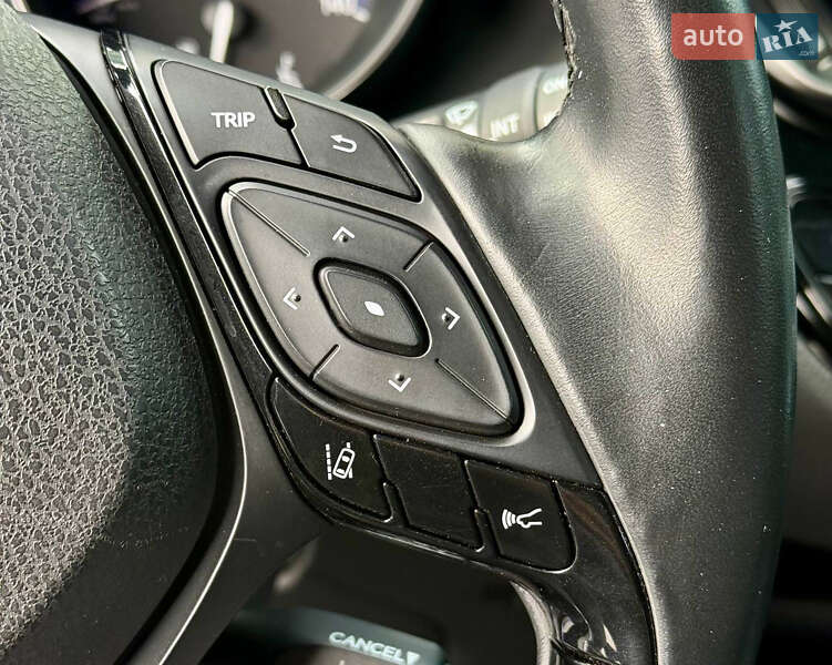 Внедорожник / Кроссовер Toyota C-HR 2019 в Киеве