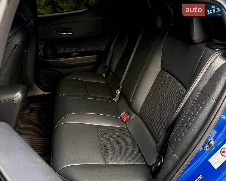 Внедорожник / Кроссовер Toyota C-HR 2019 в Киеве