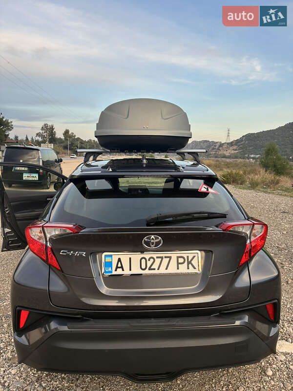 Внедорожник / Кроссовер Toyota C-HR 2019 в Киеве
