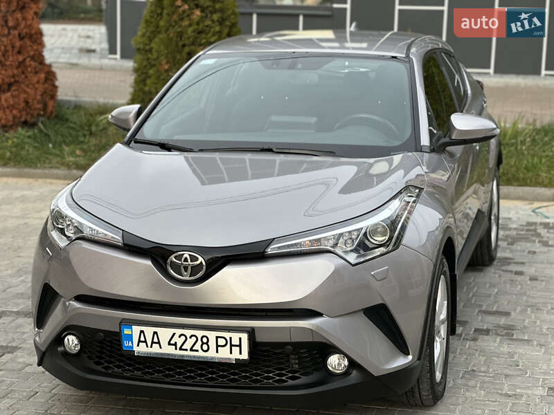 Позашляховик / Кросовер Toyota C-HR 2016 в Вінниці
