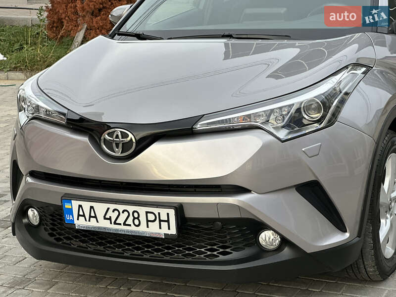 Позашляховик / Кросовер Toyota C-HR 2016 в Вінниці