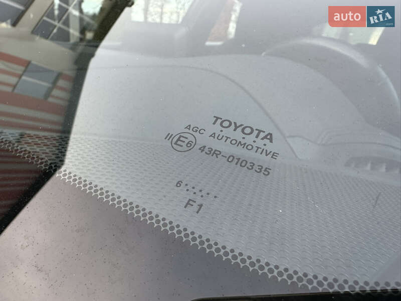 Позашляховик / Кросовер Toyota C-HR 2016 в Вінниці