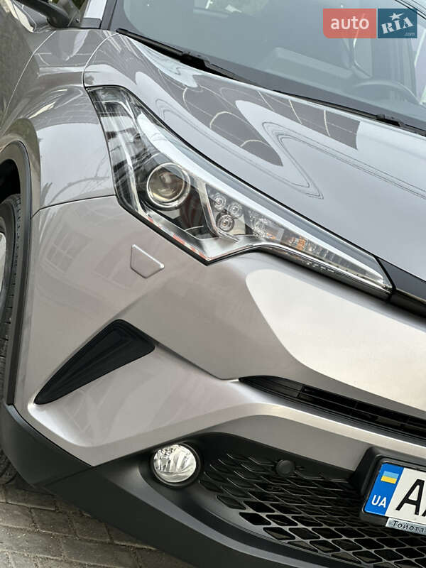 Позашляховик / Кросовер Toyota C-HR 2016 в Вінниці