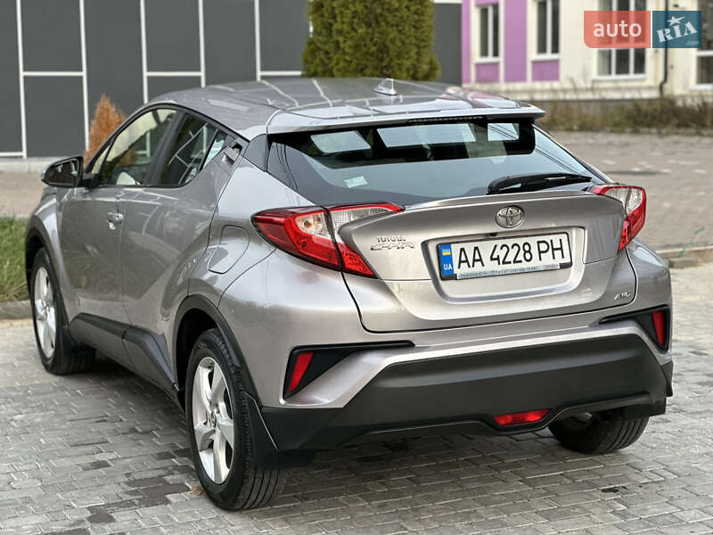 Позашляховик / Кросовер Toyota C-HR 2016 в Вінниці