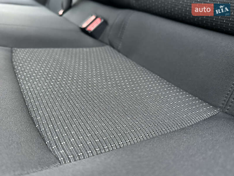 Позашляховик / Кросовер Toyota C-HR 2016 в Вінниці