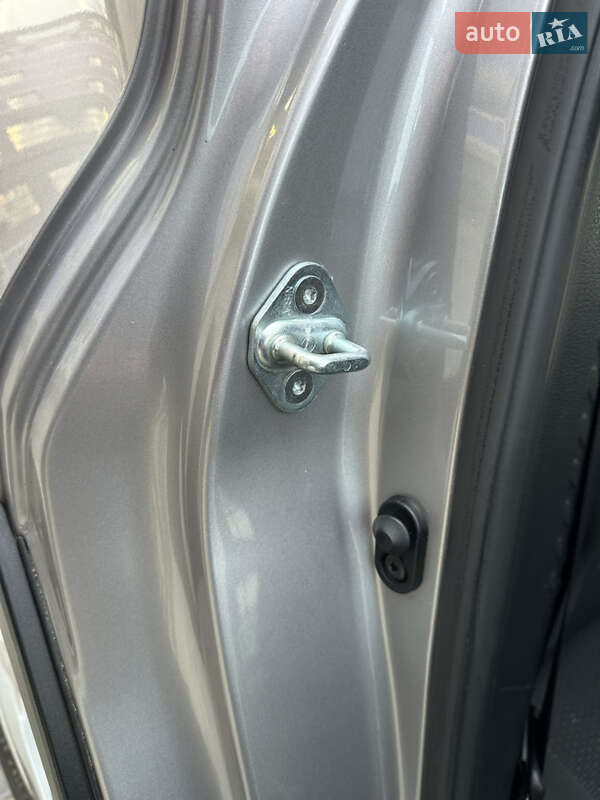 Позашляховик / Кросовер Toyota C-HR 2016 в Вінниці