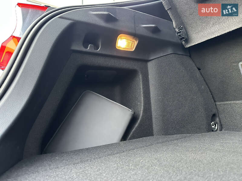 Позашляховик / Кросовер Toyota C-HR 2016 в Вінниці