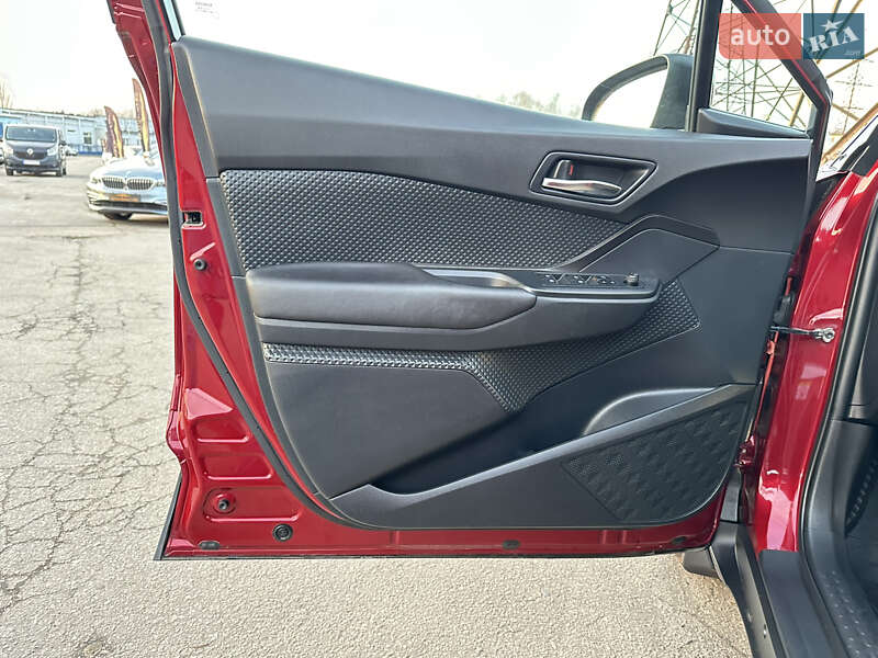 Позашляховик / Кросовер Toyota C-HR 2016 в Харкові фото 15 Позашляховик / Кросовер Toyota C-HR 2016 в Харкові