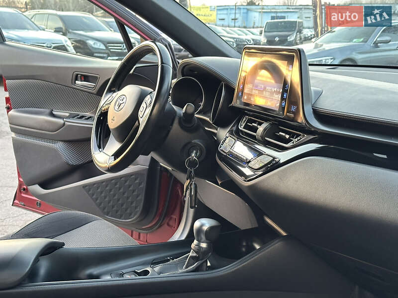 Позашляховик / Кросовер Toyota C-HR 2016 в Харкові фото 24 Позашляховик / Кросовер Toyota C-HR 2016 в Харкові