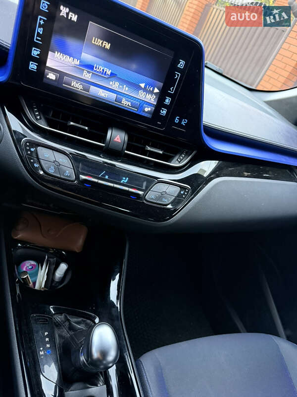 Внедорожник / Кроссовер Toyota C-HR 2018 в Полтаве