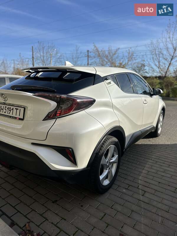 Позашляховик / Кросовер Toyota C-HR 2019 в Одесі