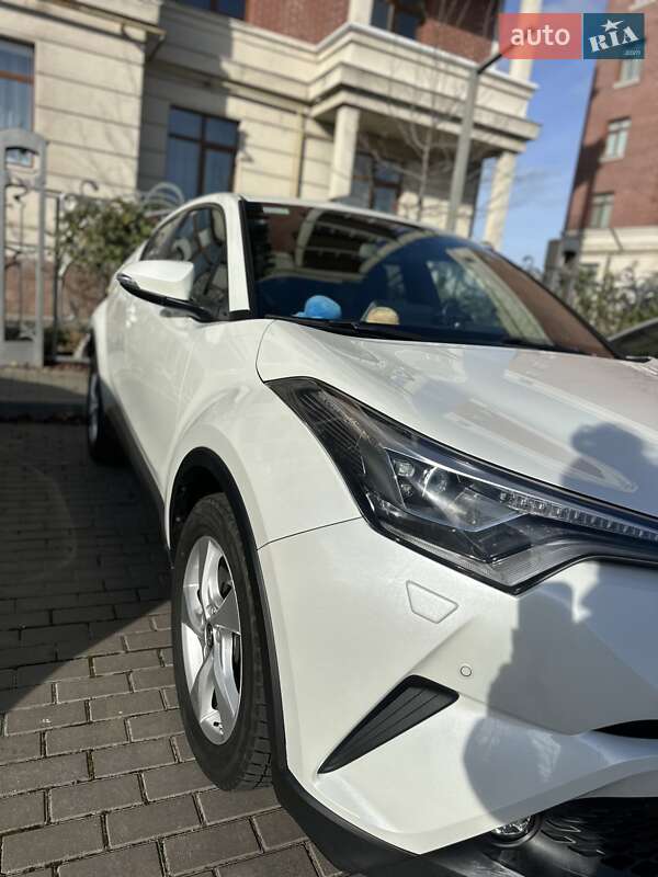 Позашляховик / Кросовер Toyota C-HR 2019 в Одесі