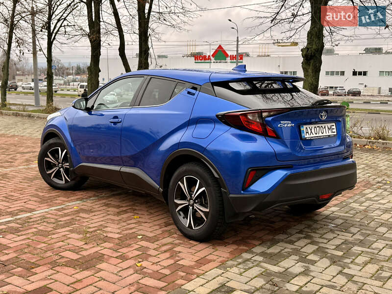 Внедорожник / Кроссовер Toyota C-HR 2020 в Харькове