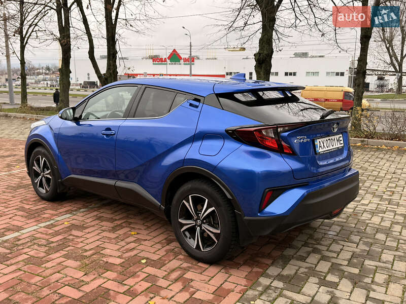 Позашляховик / Кросовер Toyota C-HR 2020 в Харкові фото 24 Позашляховик / Кросовер Toyota C-HR 2020 в Харкові