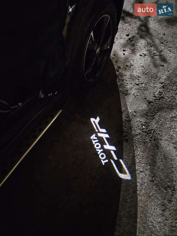 Внедорожник / Кроссовер Toyota C-HR 2021 в Харькове