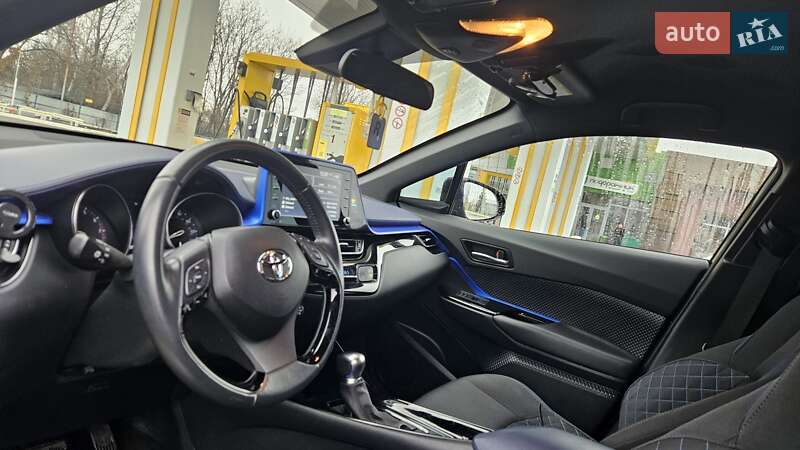 Внедорожник / Кроссовер Toyota C-HR 2021 в Киеве фото 13 Внедорожник / Кроссовер Toyota C-HR 2021 в Киеве