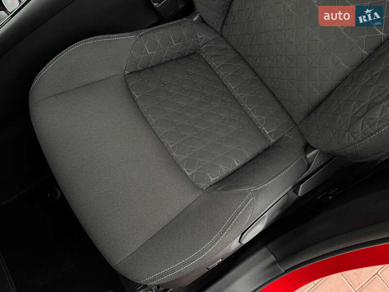 Позашляховик / Кросовер Toyota C-HR 2020 в Одесі фото 52 Позашляховик / Кросовер Toyota C-HR 2020 в Одесі