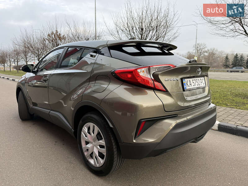 Позашляховик / Кросовер Toyota C-HR 2021 в Києві фото 12 Позашляховик / Кросовер Toyota C-HR 2021 в Києві