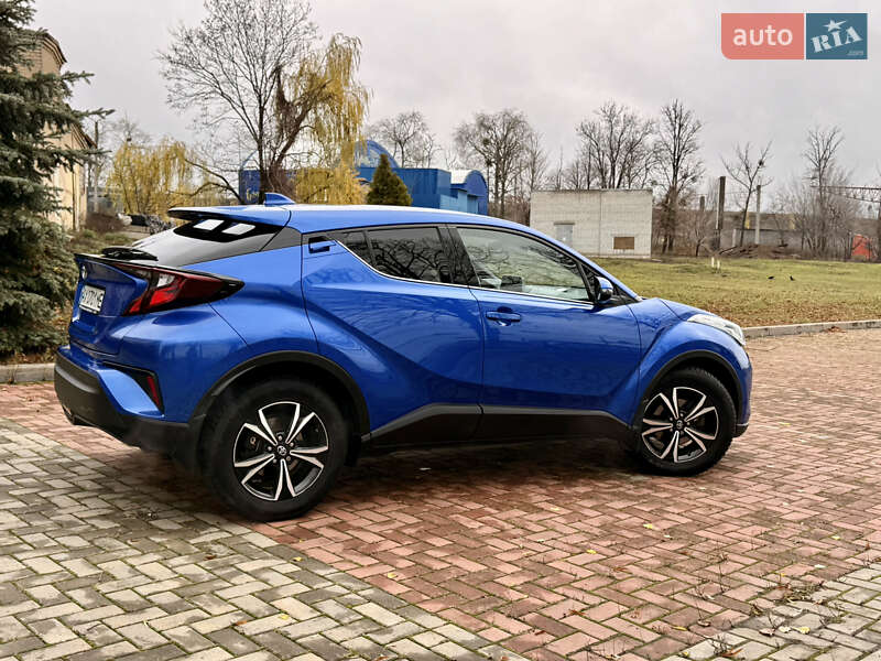 Внедорожник / Кроссовер Toyota C-HR 2020 в Харькове