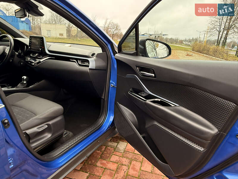 Внедорожник / Кроссовер Toyota C-HR 2020 в Харькове