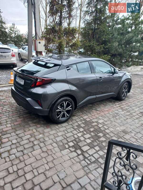 Внедорожник / Кроссовер Toyota C-HR 2021 в Киеве