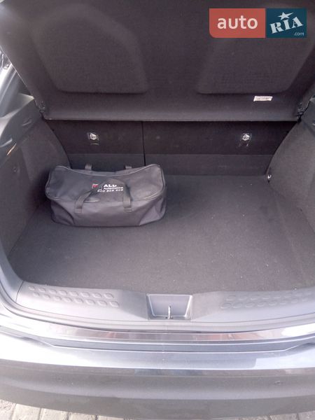 Внедорожник / Кроссовер Toyota C-HR 2021 в Киеве