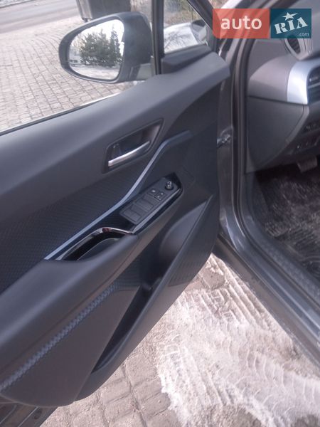 Внедорожник / Кроссовер Toyota C-HR 2021 в Киеве