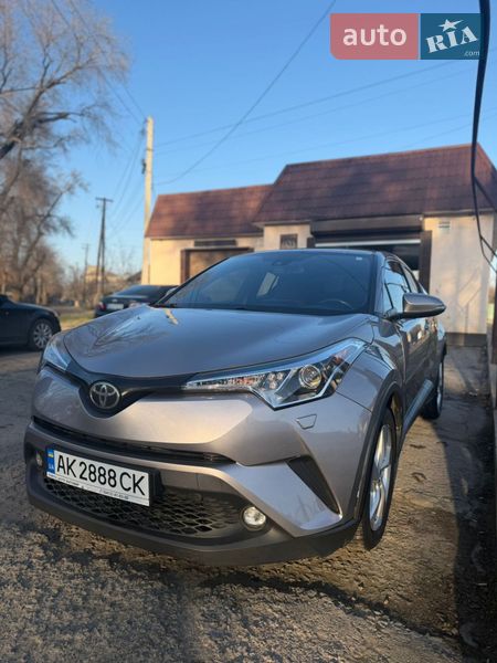 Внедорожник / Кроссовер Toyota C-HR 2018 в Белгороде-Днестровском