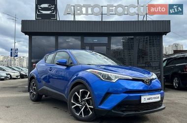 Внедорожник / Кроссовер Toyota C-HR 2017 в Киеве