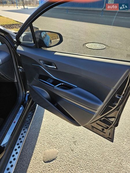 Внедорожник / Кроссовер Toyota C-HR 2021 в Харькове