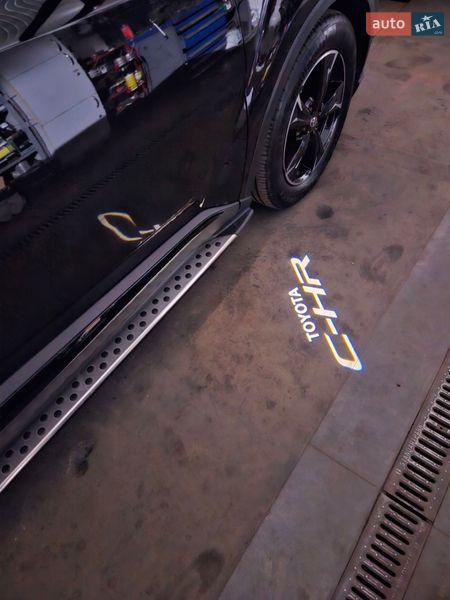 Внедорожник / Кроссовер Toyota C-HR 2021 в Харькове