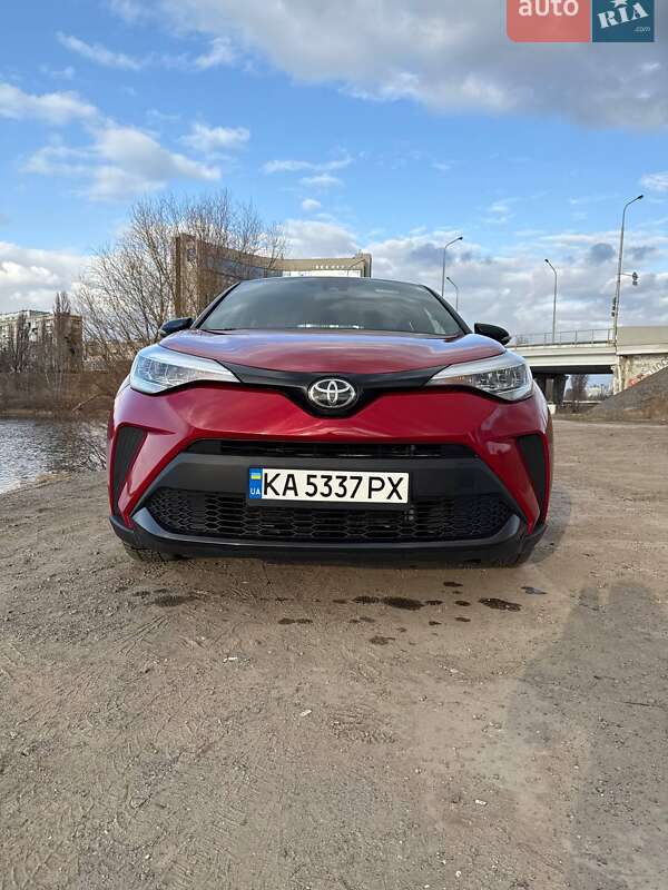 Внедорожник / Кроссовер Toyota C-HR 2021 в Киеве