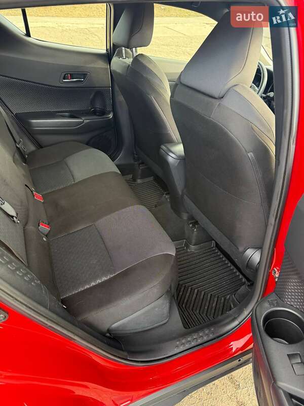 Внедорожник / Кроссовер Toyota C-HR 2021 в Киеве