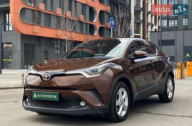 Внедорожник / Кроссовер Toyota C-HR 2017 в Киеве