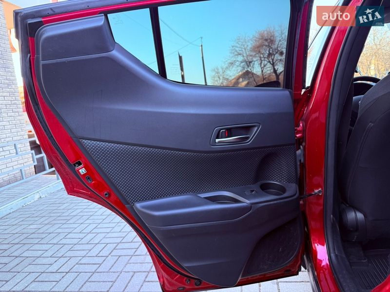 Внедорожник / Кроссовер Toyota C-HR 2020 в Харькове фото 20 Внедорожник / Кроссовер Toyota C-HR 2020 в Харькове