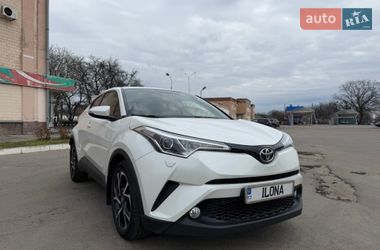 Позашляховик / Кросовер Toyota C-HR 2016 в Полтаві