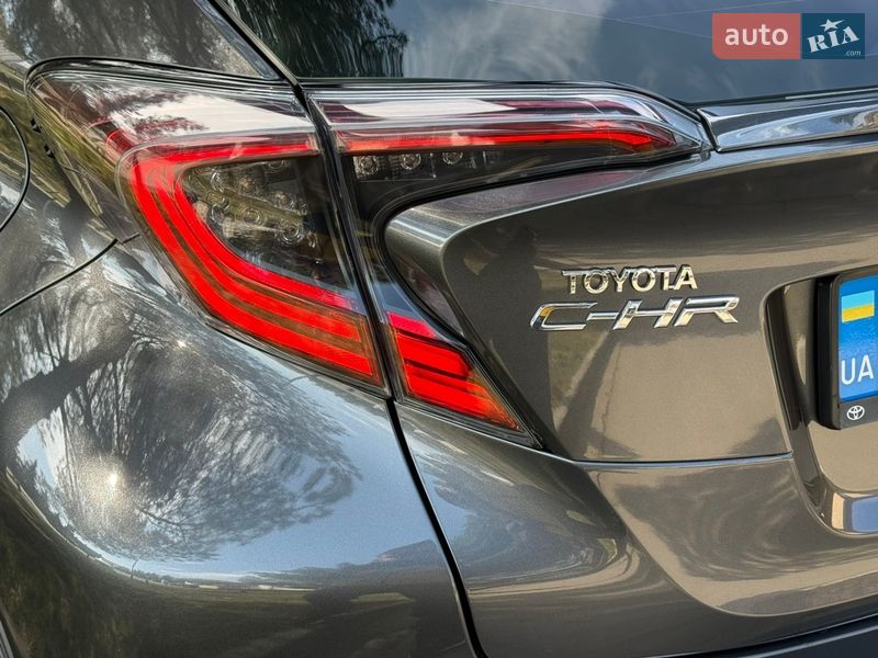 Внедорожник / Кроссовер Toyota C-HR 2018 в Ивано-Франковске
