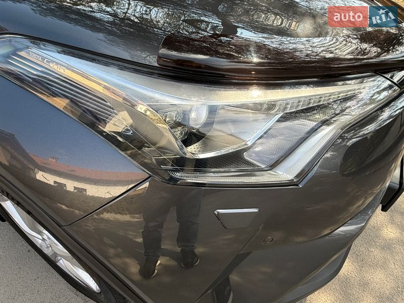 Внедорожник / Кроссовер Toyota C-HR 2018 в Ивано-Франковске