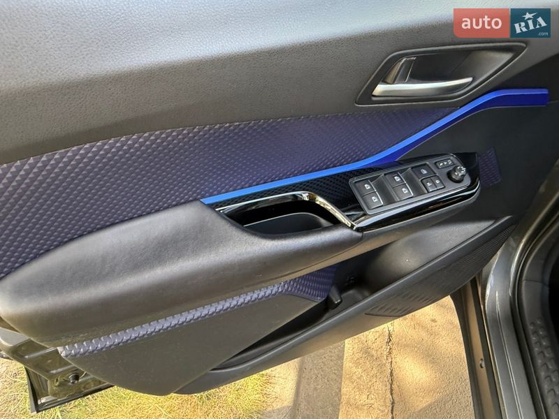 Внедорожник / Кроссовер Toyota C-HR 2018 в Ивано-Франковске