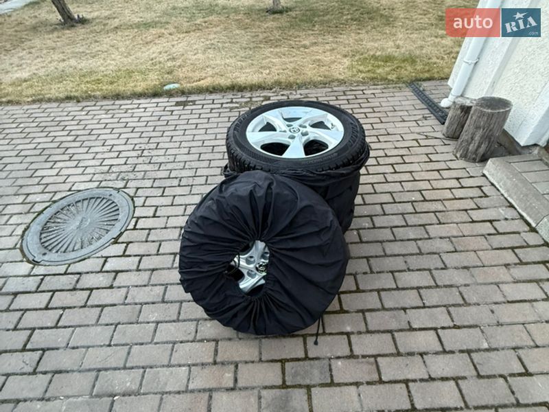 Внедорожник / Кроссовер Toyota C-HR 2017 в Киеве