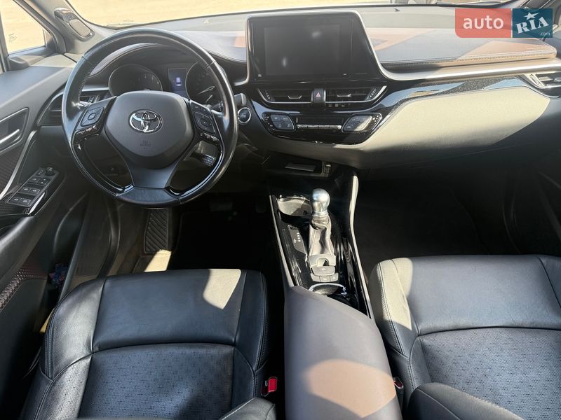 Внедорожник / Кроссовер Toyota C-HR 2018 в Днепре