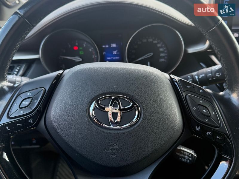 Внедорожник / Кроссовер Toyota C-HR 2018 в Днепре