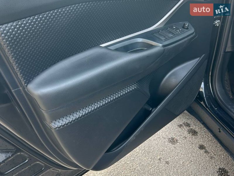 Внедорожник / Кроссовер Toyota C-HR 2021 в Запорожье фото 5 Внедорожник / Кроссовер Toyota C-HR 2021 в Запорожье