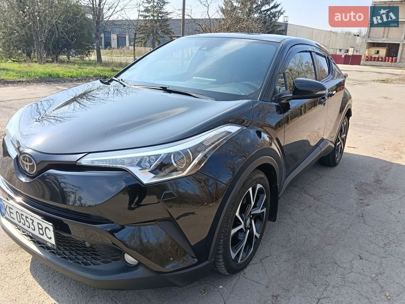 Внедорожник / Кроссовер Toyota C-HR 2017 в Кривом Роге