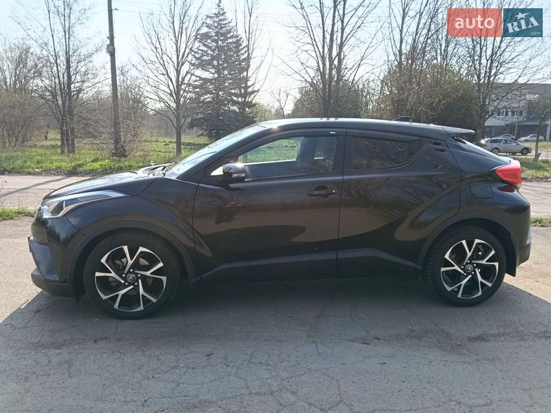 Внедорожник / Кроссовер Toyota C-HR 2017 в Кривом Роге