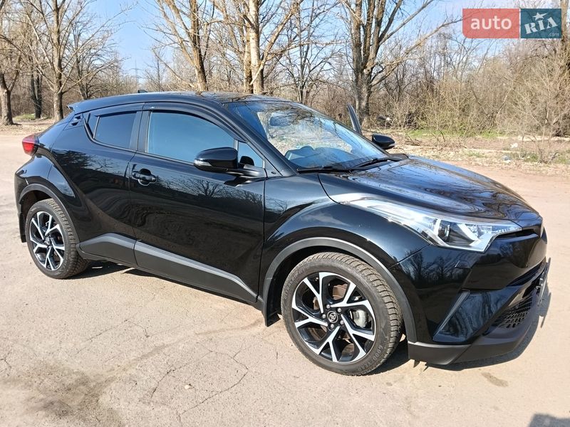 Внедорожник / Кроссовер Toyota C-HR 2017 в Кривом Роге
